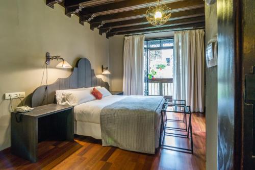 Deluxe Double Room with Alhambra Views Palacio de Mariana Pineda 31