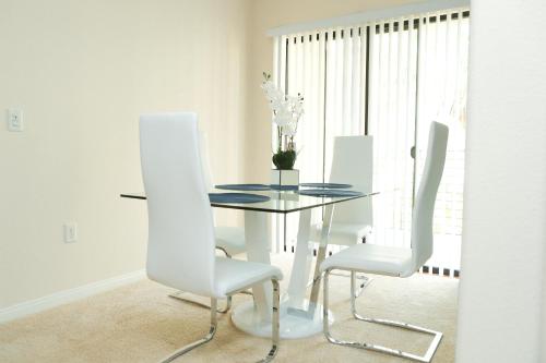 Amazing Apartments near the grove near Museu d'Art Comtat de Los Angeles