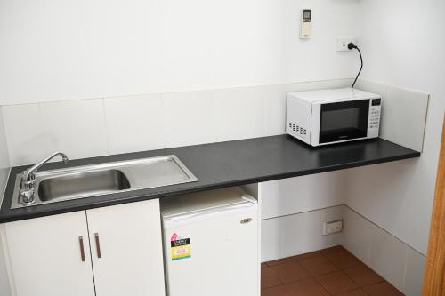 Holbrook Town Centre Motor Inn in Χόλμπρουκ