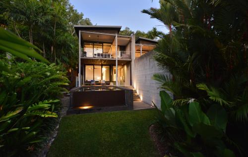 Villa with Private Pool room in 53A Murphy Street - 4 Bedroom Villa Close to Town