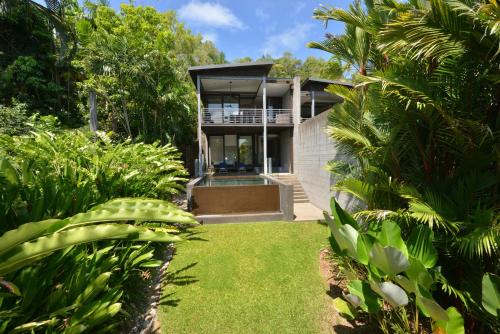 Villa with Private Pool image 9