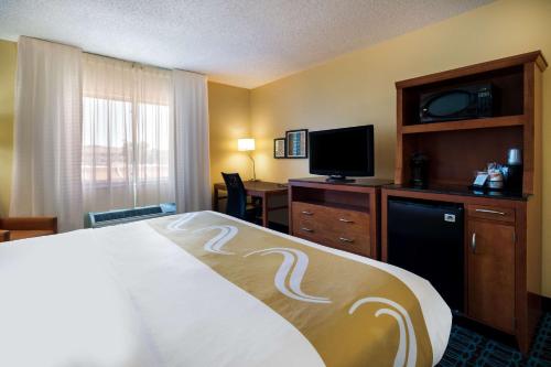 Quality Inn & Suites - image 6