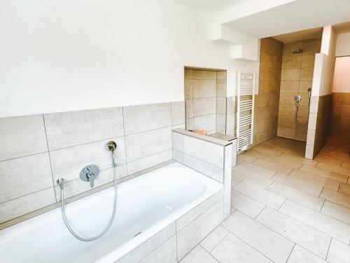 Dorfplatz Suite mit Weitblick, ganz neu und unfassbar gemütlich 10 min von Rothenburg ob der Tauber