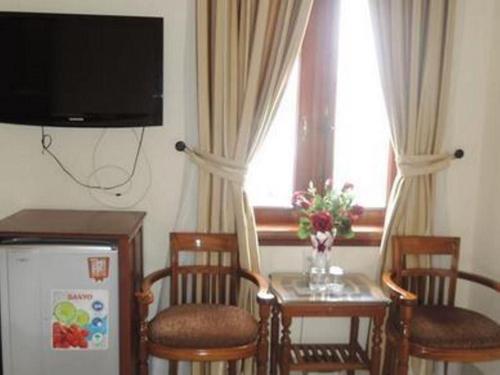 Standard Queen Room image 4
