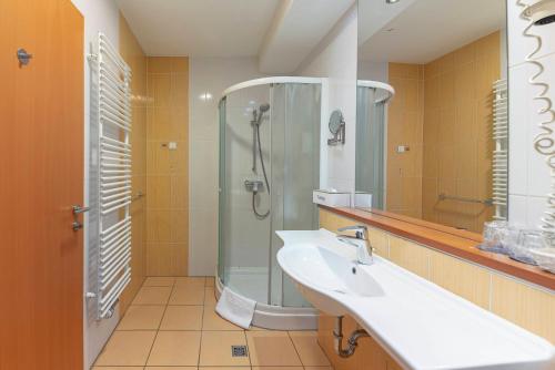 Garni Hotel Azul - image 12