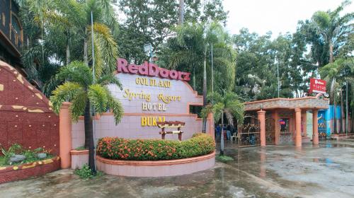 RedDoorz @ Goldland Spring Resort Urdaneta City, Urdaneta (photo 4)