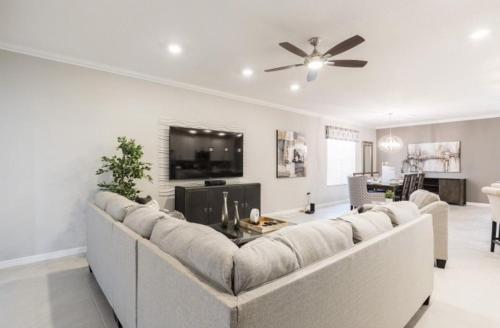Stunning 4 Bed Private Villa Close To Disney in Davenport, USA