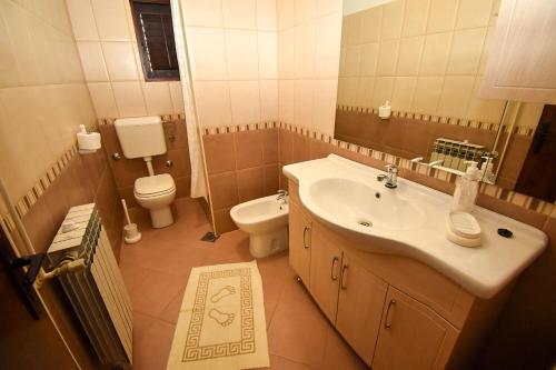 Two-Bedroom Apartment image 4