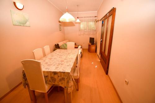 Three-Bedroom Apartment image 5