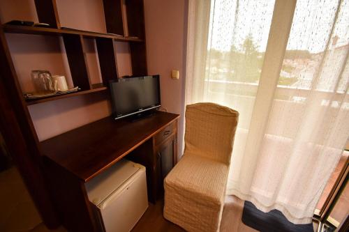 Double Room Standard image 7
