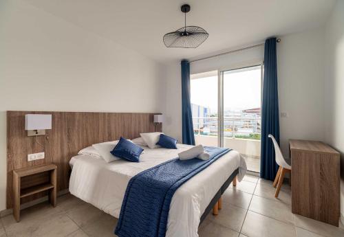 2 bedrooms, 3 beds