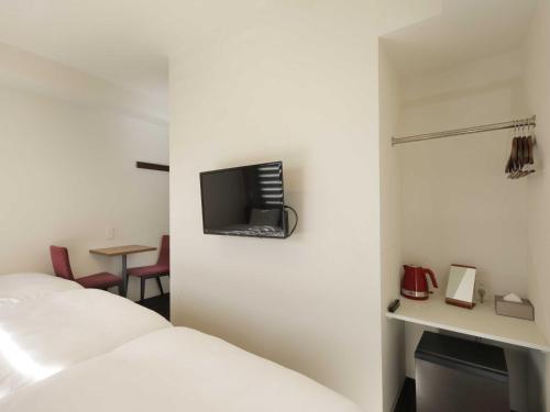 Triple Room B - Non Smoking image 8