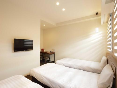 Triple Room A - Non Smoking image 8