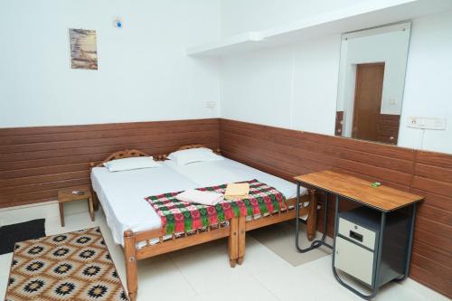 Standard Double or Twin Room with Fan image 10