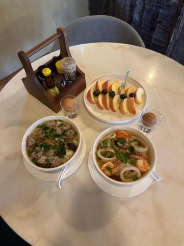 Essen und Erfrischungen, 385 Glamping in Phichit