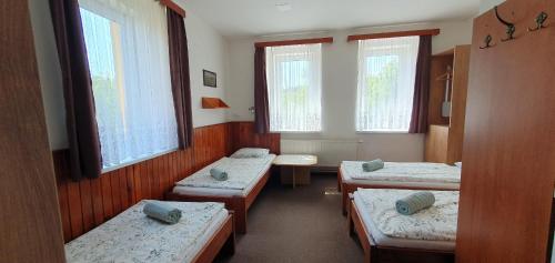 淋浴間, Zoja Krkonoše (Zoja Krkonose) in 魯德尼克