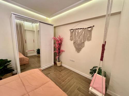 Boho 2BR Apartment with Garden View