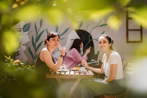 Tomato Backpackers Hotel - image 3