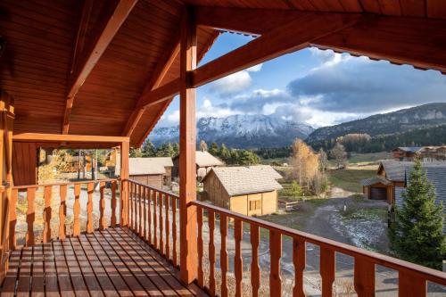 À 400m des pistes, confortable chalet pour 10 gîte à louer Rioupes