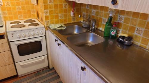 Konyha, Entire cozy apartment just for you in Varissuo