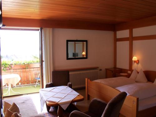 Gastehaus Mayer-Bartsch 1.4km von Stetten entfernt