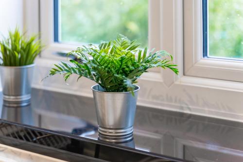 Stylish Two Bedroom Apartment - Secure Parking & Balcony 9MC, Бирмингем (фото 9)