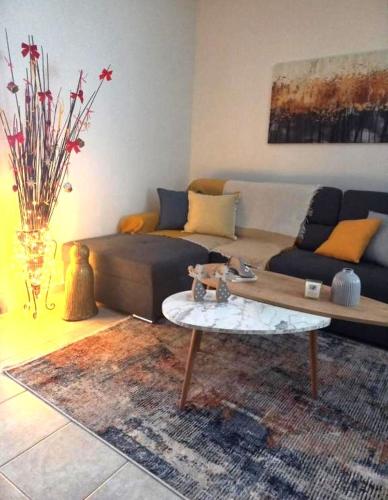 RELAX & RECHARGE apartment 1, Ateny