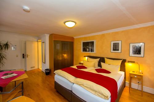 Hotel Goldener Falke - image 13