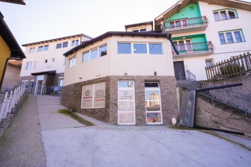 ทัศนียภาพภายนอกโรงแรม, Konačište Zlatiborski Put (Konaciste Zlatiborski Put) in มาโลซาบูชเย