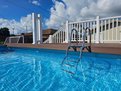 Spacious 4BR Family Home w Pool Near Beach in Delray Beach, USA