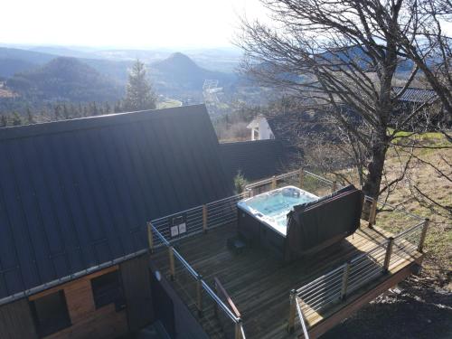Karstais baseins, 3 Chalets avec vue imprenable et SPA in Boussoulet