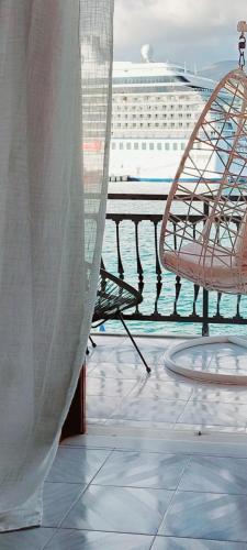 Double Room with Sea View image 1