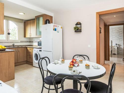 Apartment Rodoreda by Interhome in วิลาโรมาน่า