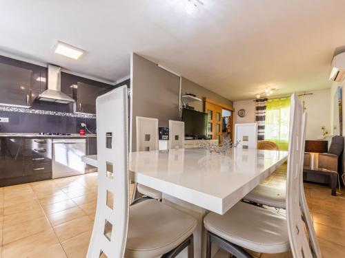 Holiday Home Aries by Interhome in กัมบริลส์ ปลัตคา