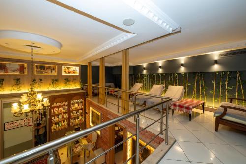 Byzantium Comfort Hotel - image 3