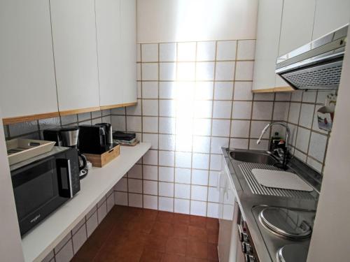 Studio By the lake by Interhome, Lesa (photo 10)