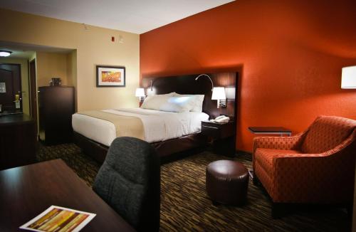 Holiday Inn & Suites Downtown La Crosse an IHG Hotel - image 10