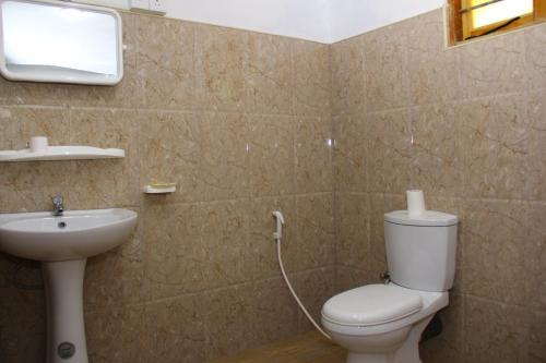 Kandy Little White House