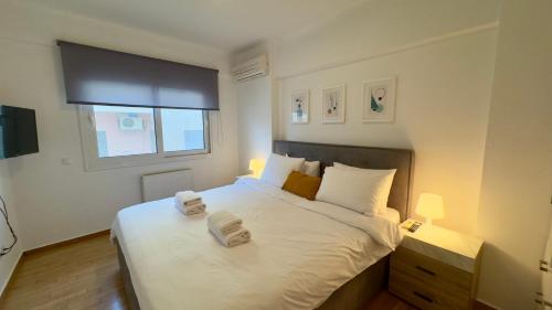 Minimalist 2-Bedroom Apartment with Balcony in the Heart of Athens, Athens