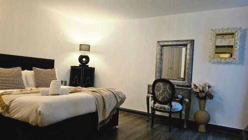 Two-Bedroom Apartment image 5