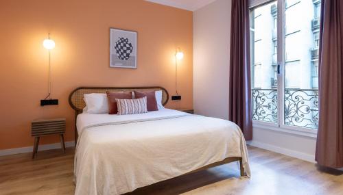 Three-Bedroom Deluxe Apartment image 5