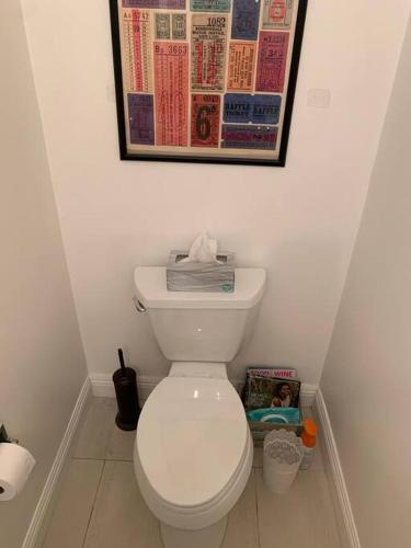 Cozy condo 10 minutes walking from the beach! in Los Angeles, USA