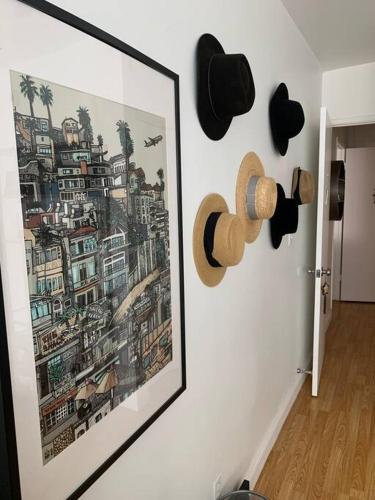 Cozy condo 10 minutes walking from the beach! in Los Angeles, USA
