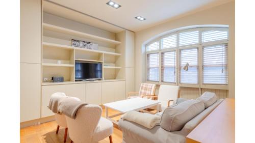 Sublime 4BD House behind V&A South Kensington - image 6