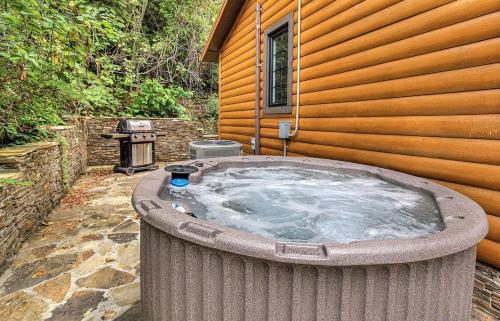 A Secluded Hideaway 3 bedroom 3 bath located in Gatlinburg in Gatlinburg, USA