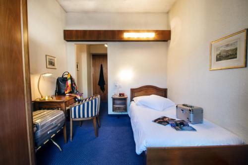 Classic Single Room image 2