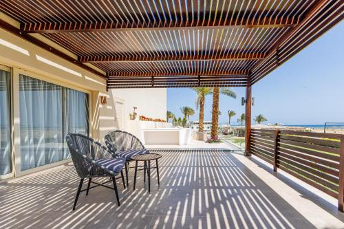 ระเบียง/ชานเรือน, Sataya Resort Marsa Alam in เกสม์ มาร์ซา อะลัม