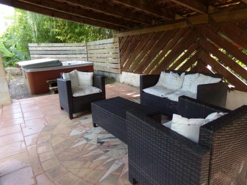 クルピアック Chambres d'hotes du Domaine Capiet 3つ星 ホテル プール