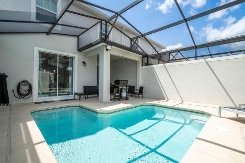 Storey Lake Home Mickey & Minions Beds Sleeps 12 in Kissimmee, USA