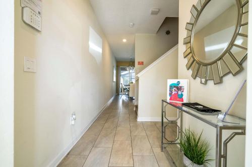 Storey Lake Home Mickey & Minions Beds Sleeps 12 in Kissimmee, USA